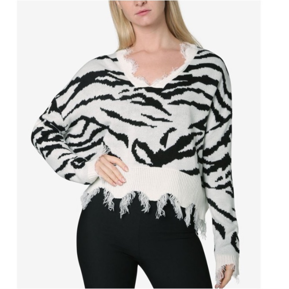Polly & Esther Juniors Animal Print Destructed Sweater Size Small